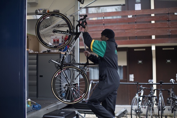 3.IAMcycling_ParisRoubaix_Mechs