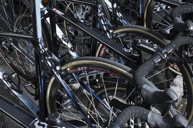 7.IAMcycling_ParisRoubaix_Mechs.jpg